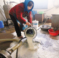 奶業(yè)困局，路在何方？