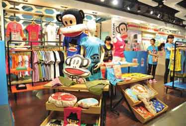 江蘇無(wú)錫家樂福銷售山寨"大嘴猴"引不滿