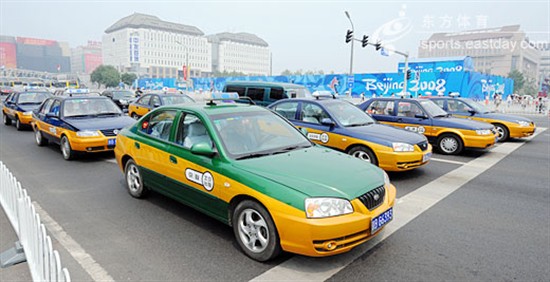 行業(yè)風波背后現(xiàn)壟斷弊病 出租車改革如何&ldquo;邁開腿&rdquo;？