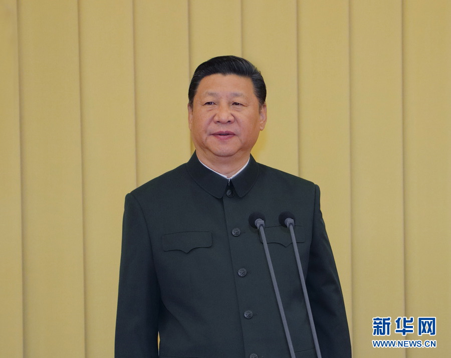 4月18日，中共中央總書記、國(guó)家主席、中央軍委主席習(xí)近平接見新調(diào)整組建軍級(jí)單位主官，并對(duì)各單位發(fā)布訓(xùn)令。這是習(xí)近平在發(fā)布訓(xùn)令。新華社記者 李剛 攝