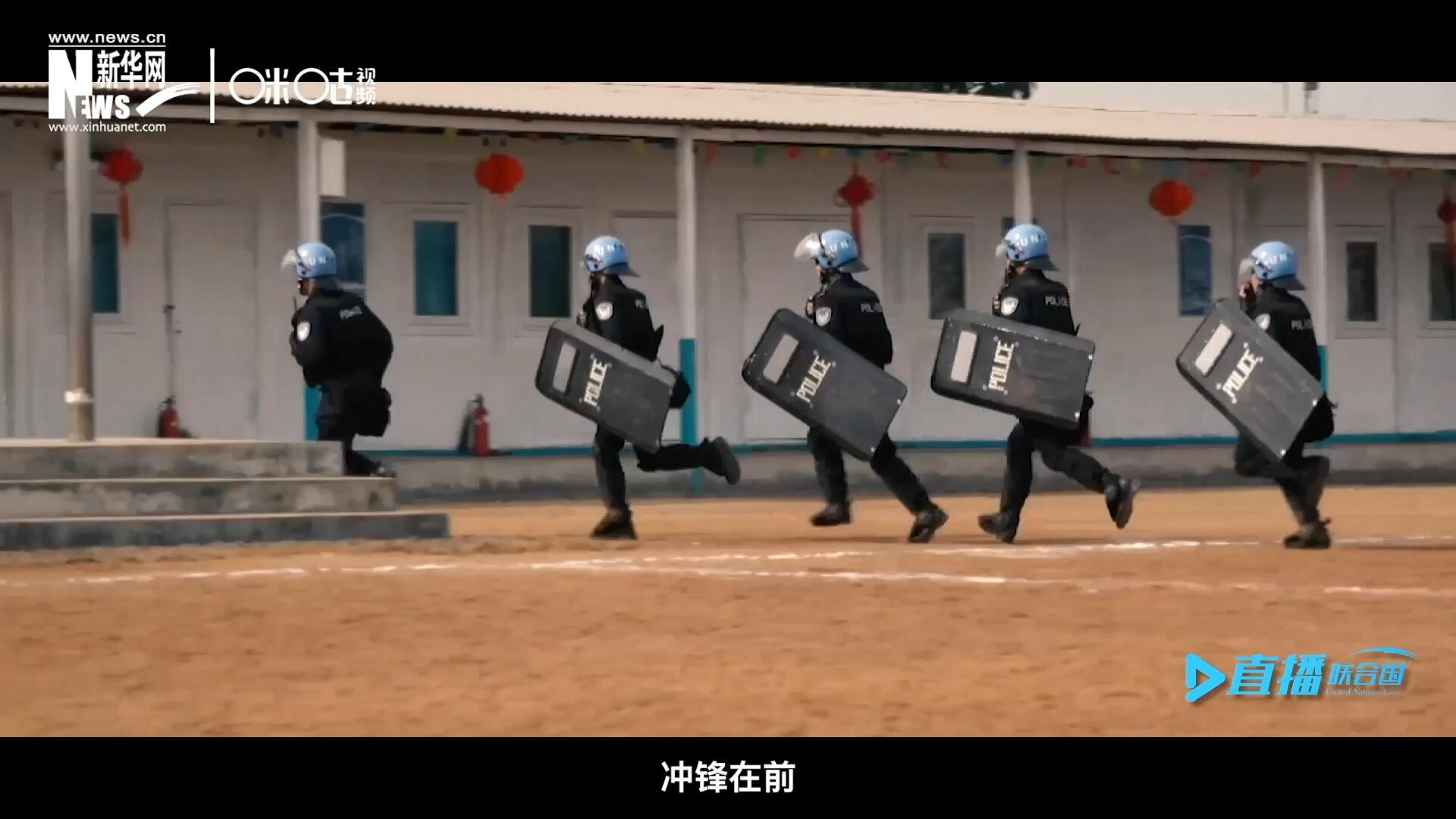 有這樣一支隊(duì)伍，他們不畏艱險(xiǎn)，沖鋒在前，頭戴藍(lán)盔，為和平而戰(zhàn)，他們的名字叫做聯(lián)合國(guó)維和部隊(duì)。