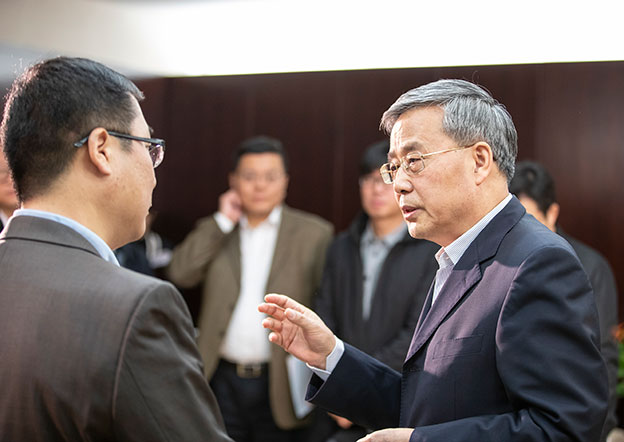 讓銀行業(yè)金融機構(gòu)愿意做、能夠做、也會做民營企業(yè)業(yè)務(wù)