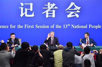 中國(guó)人民銀行行長(zhǎng)周小川等就&ldquo;金融改革與發(fā)展&rdquo;答記者問