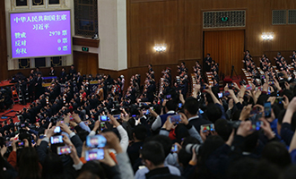 習(xí)近平全票當(dāng)選為國(guó)家主席、中央軍委主席