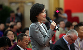 中央電視臺、中國網(wǎng)絡(luò)電視臺記者提問
