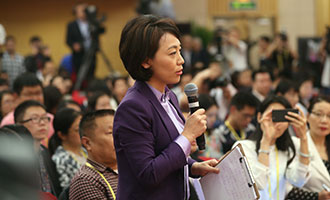 中央電視臺、中國國際電視臺記者提問