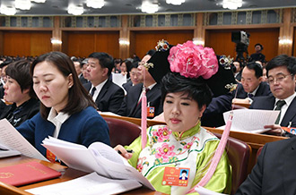 全國(guó)人大代表孫艷玲：做好非遺事業(yè)，讓古老技藝活起來
