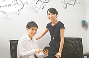 香港&ldquo;90后&rdquo;姐妹 斬?cái)嗪舐穭?chuàng)京城
