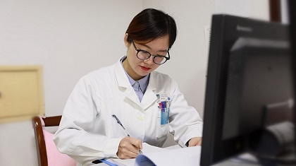 有才！這位女醫(yī)生自創(chuàng)說唱視頻，讓科普更&ldquo;接地氣&rdquo;