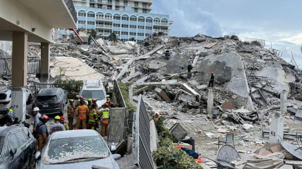 美國(guó)：佛羅里達(dá)州住宅樓坍塌事故&mdash;&mdash;已致4人死亡 159人生死不明