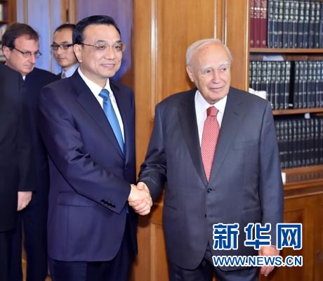 6月20日，國務(wù)院總理李克強(qiáng)在雅典總統(tǒng)府會見希臘總統(tǒng)帕普利亞斯。 新華社記者 李濤 攝