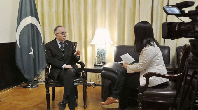哈立德：我熱愛中國(guó)文化，喜歡和中國(guó)人一起談天說地
