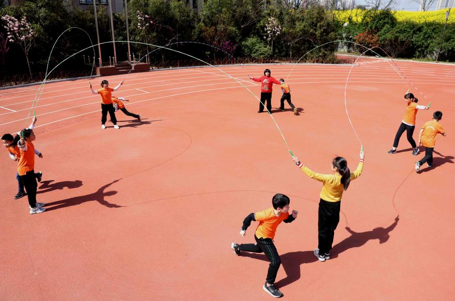 花樣跳繩&ldquo;韻動(dòng)&rdquo;校園